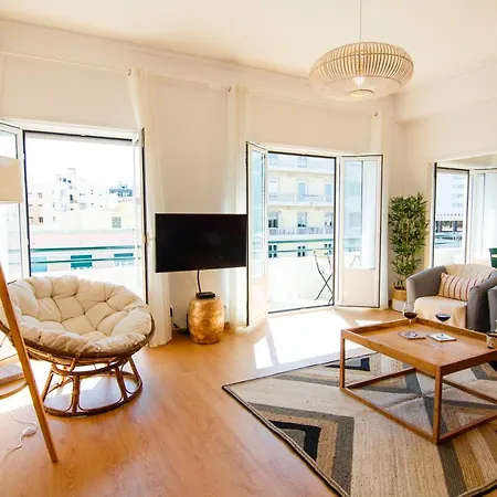 Lovelystay-marques De Pombal 3bdr شقة